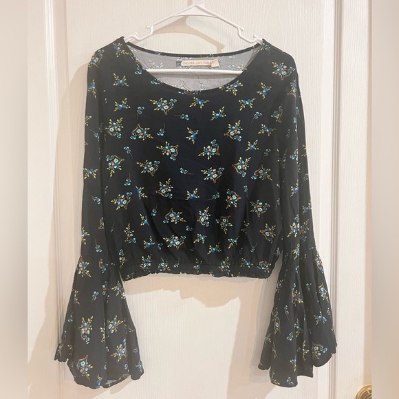 FINAL PRICE CHELSEA & VIOLET Navy Floral Long Bell Sleeve Crop Top - Picture 2 of 6